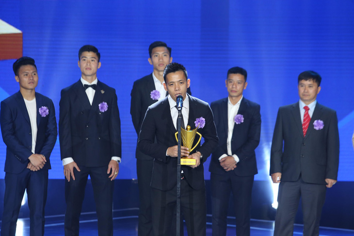Quang Hải giành danh hiệu VĐV nam của năm - Cup Chiến thắng 2018 - Ảnh 4.