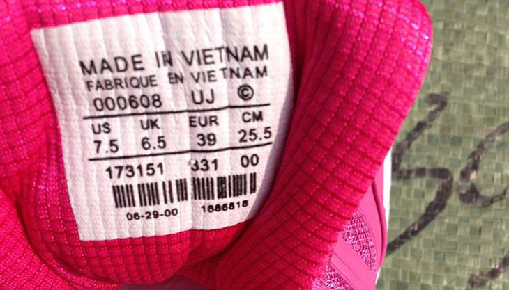Cảnh báo hàng ngoại mượn xuất xứ Việt Nam để hưởng miễn thuế - Ảnh 1.