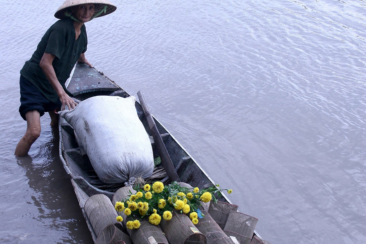 Về quê ăn tết lay động hàng vạn trái tim Việt ngày tết - Ảnh 1.