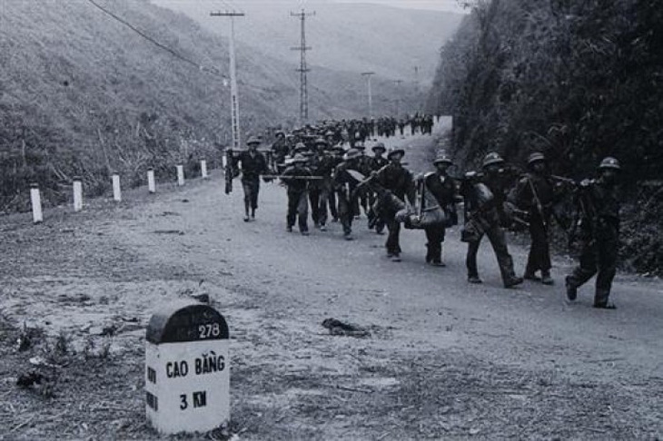 Ngày thơ Việt Nam vinh danh cuộc chiến bảo vệ biên giới phía Bắc - Ảnh 1.