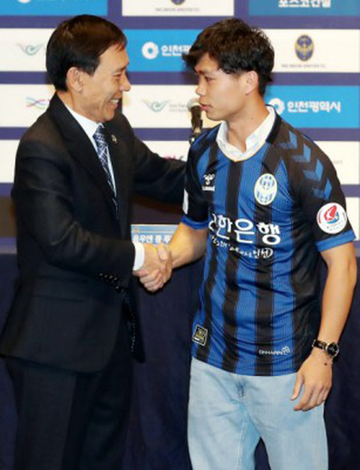 Chùm ảnh Công Phượng ra mắt CLB Incheon United - Ảnh 3.