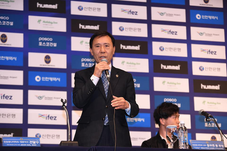 Chùm ảnh Công Phượng ra mắt CLB Incheon United - Ảnh 5.