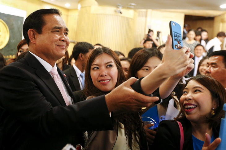 Thủ tướng Thái Lan bị cấm đi vận động phiếu bầu - Ảnh 1.