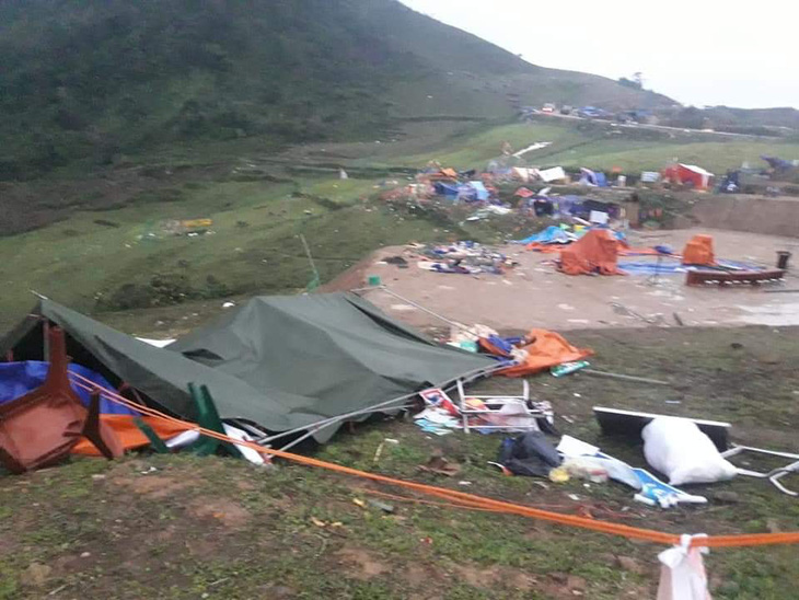 Hàng chục nhà dân bị thiệt hại do dông lốc, mưa đá ở các tỉnh phía Bắc - Ảnh 5.