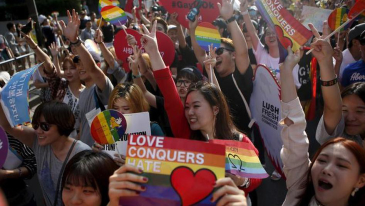 Gần một nửa người Hàn vẫn kỳ thị đồng tính - Ảnh 1.