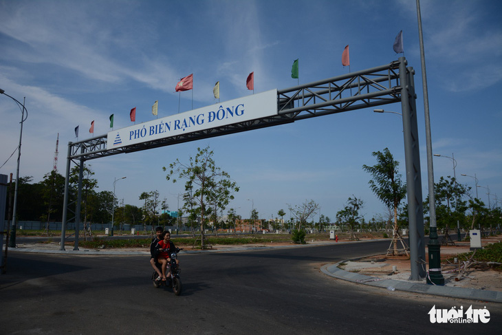Kiểm tra dự án biến sân golf Phan Thiết thành khu đô thị du lịch biển - Ảnh 2.