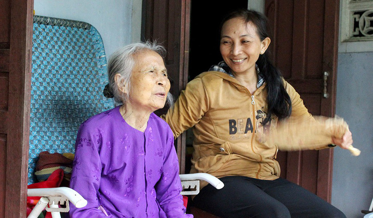 27 năm phụng dưỡng mẹ Việt Nam anh hùng - Ảnh 1.