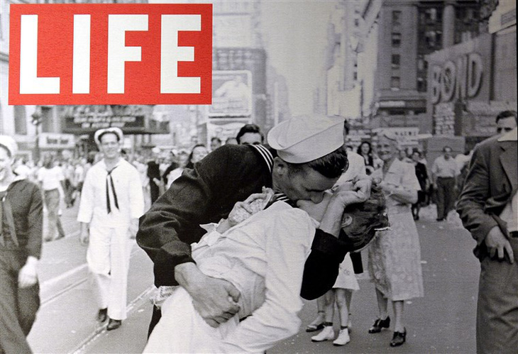 Người thủy thủ trong bức ảnh Nụ hôn ở quảng trường Thời Đại qua đời - Ảnh 1.