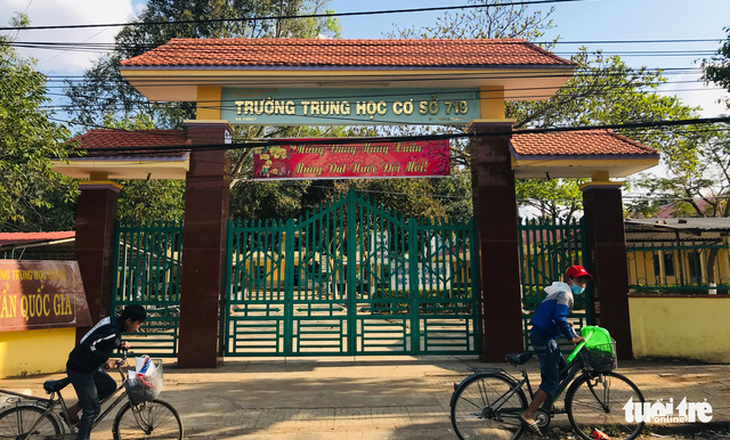 Một trường dạy thêm cho... 100% học sinh - Ảnh 1.