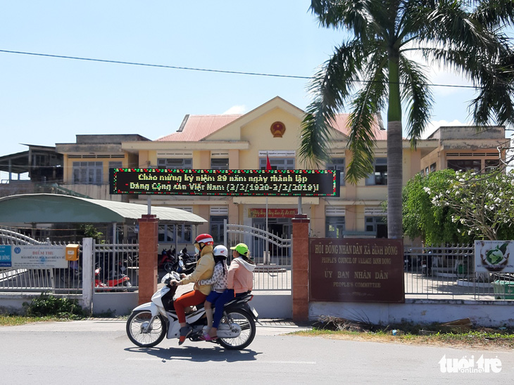 Tạm giam 2 nữ cán bộ xã chiếm đoạt và tham ô tài sản - Ảnh 1.