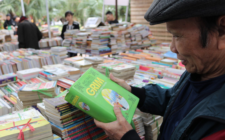 Lễ hội sách cũ Thăng Long gợi nhiều ký ức xưa cũ