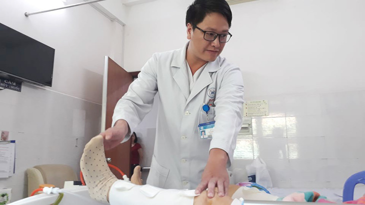 Trao giải Phạm Ngọc Thạch cho bác sĩ giúp giảm cơn đau nhanh - Ảnh 2.