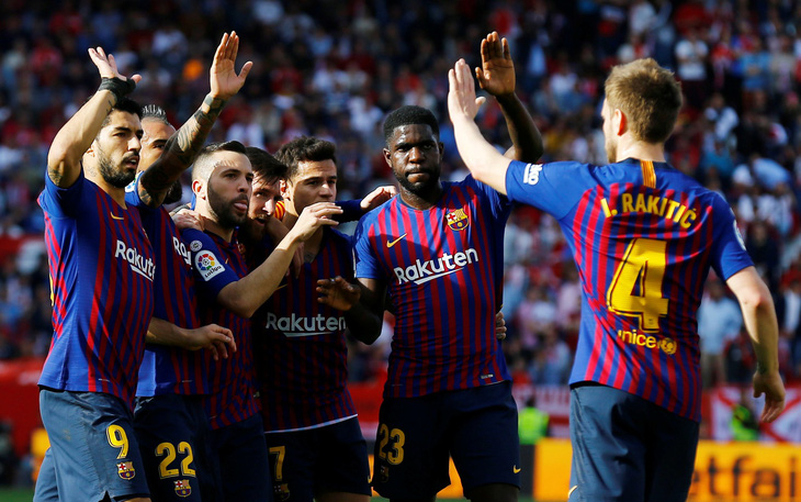 Messi ghi 2 bàn và 1 siêu phẩm giúp Barca thắng ngược Sevilla - Ảnh 3.