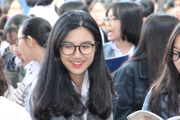 5.000 học sinh rộn ràng trong ngày tư vấn tuyển sinh tại Khánh Hòa - Ảnh 2.