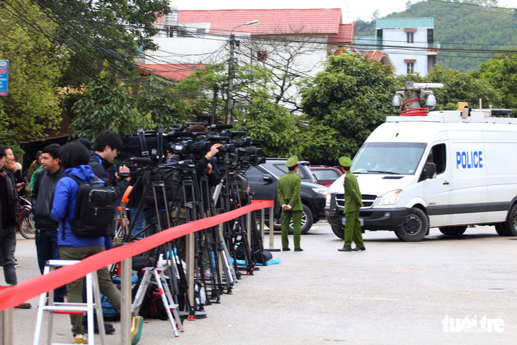 Hàng trăm phóng viên giữ chỗ ở Đồng Đăng chờ đón Chủ tịch Triều Tiên - Ảnh 3.