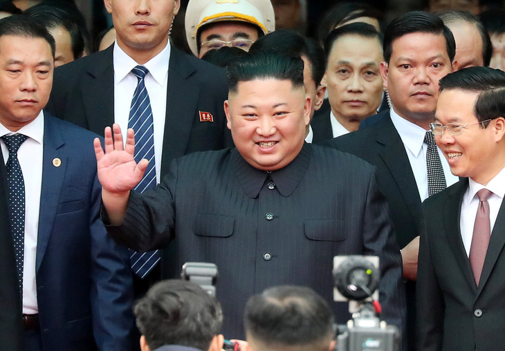 Nhà lãnh đạo Triều Tiên tươi cười rạng rỡ khi đặt chân tới Đồng Đăng - Ảnh 1.