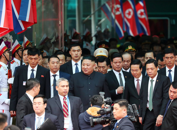 Nhà lãnh đạo Triều Tiên tươi cười rạng rỡ khi đặt chân tới Đồng Đăng - Ảnh 5.