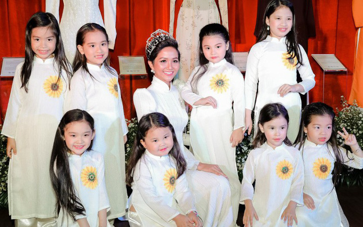 Hoa hậu H’Hen Niê: Sẽ dùng hết năng lượng quảng bá áo dài Việt Nam