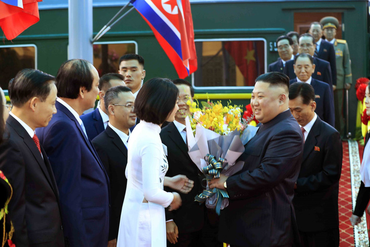 Nữ sinh xứ Lạng tặng hoa ông Kim Jong Un ở ga Đồng Đăng là ai? - Ảnh 1.