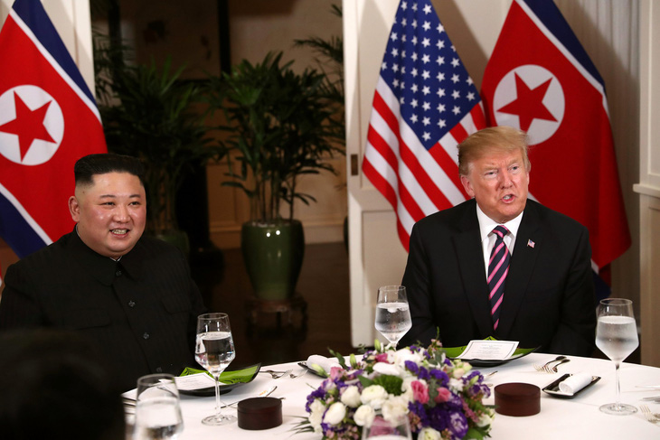 Ông Trump viết Twitter: Bữa tối tuyệt vời cùng ông Kim Jong Un ở Hà Nội - Ảnh 1.