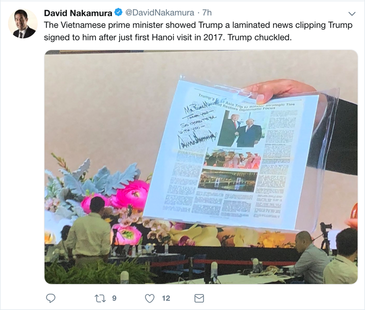 Tổng thống Trump bất ngờ với vật kỉ niệm của Thủ tướng Nguyễn Xuân Phúc - Ảnh 2.