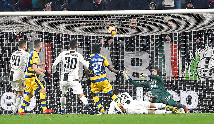 Ronaldo lập cú đúp, Juventus vẫn bị Parma cầm chân - Ảnh 1.
