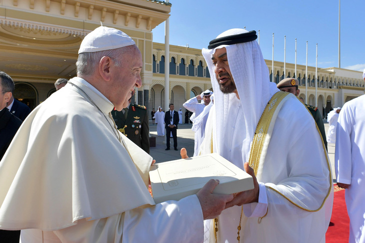 Giáo hoàng Francis: Có nạn linh mục tấn công tình dục nữ tu sĩ - Ảnh 1.