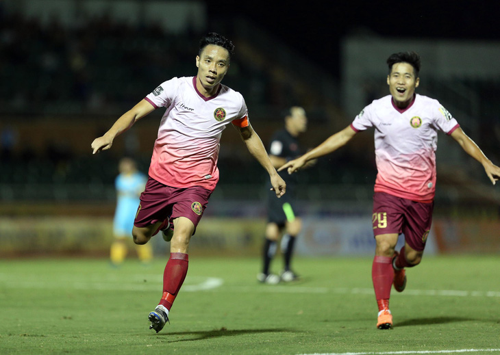 CLB Sài Gòn thắng ngược Khánh Hòa trong trận đấu chưa đến 1.000 khán giả - Ảnh 1.
