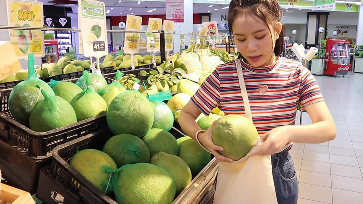 Thói quen không mang túi nilông về nhà - Ảnh 1.