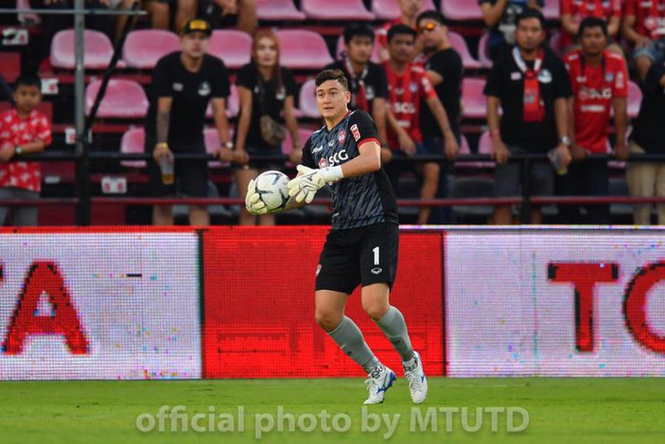 Văn Lâm vào đội hình tiêu biểu vòng 3 Giải vô địch Thái Lan - Ảnh 1.