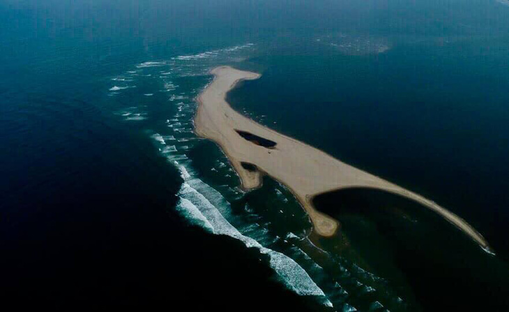 Cồn cát xuất hiện ở biển Cửa Đại là hiện tượng nói đi nói lại hoài - Ảnh 2.