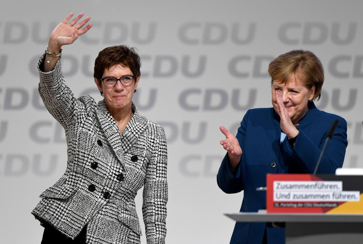 Thủ tướng Đức Merkel ủng hộ ý tưởng siêu hàng không mẫu hạm châu Âu - Ảnh 2.