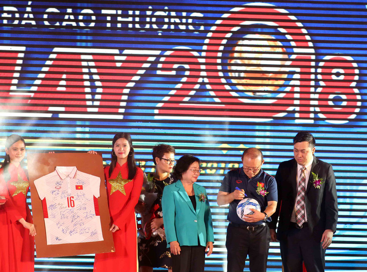 Giải thưởng Fair Play 2018: Quang Hải, Bùi Tiến Dũng, Văn Hậu, Hà Đức Chinh - Ảnh 8.