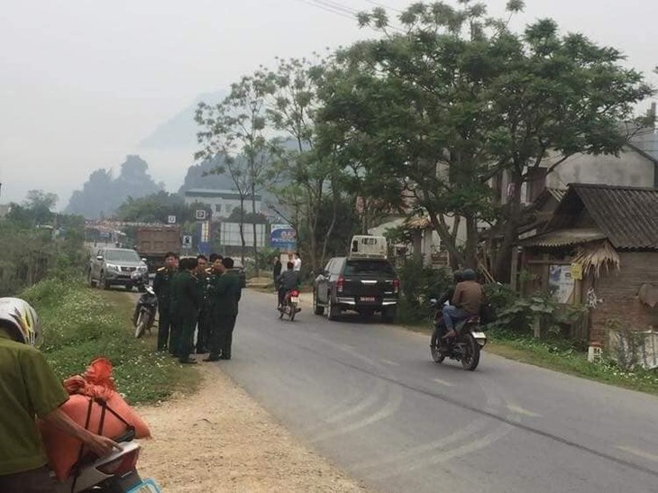 Gài mìn bụi tre trước nhà bạn gái rồi gọi điện trước khi kích nổ - Ảnh 2.