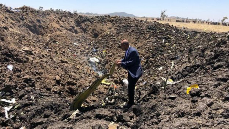 Mới xác định danh tính 3 người trong vụ rơi máy bay ở Ethiopia - Ảnh 1.