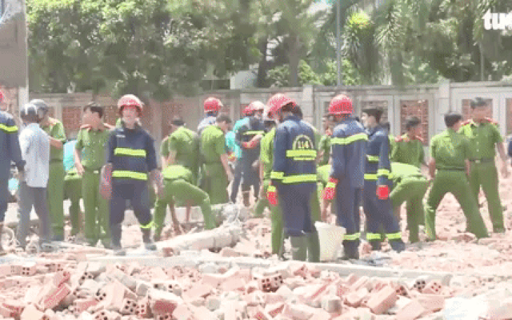 Video sập bức tường đang xây khiến 6 công nhân thiệt mạng