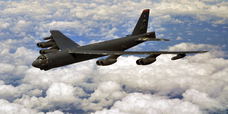 Mỹ lại điều 2 chiếc B-52 thách thức Trung Quốc ở Biển Đông - Ảnh 1.
