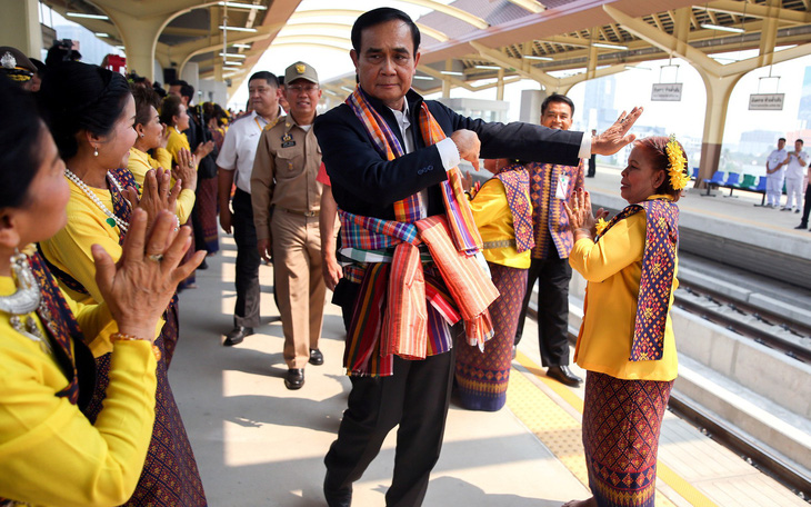 Thủ tướng Thái không phải công chức nên được cho tranh cử