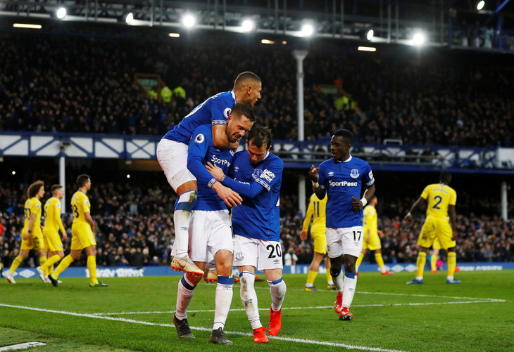 Thua Everton, Chelsea gặp khó trong cuộc đua vào tốp 4 - Ảnh 2.