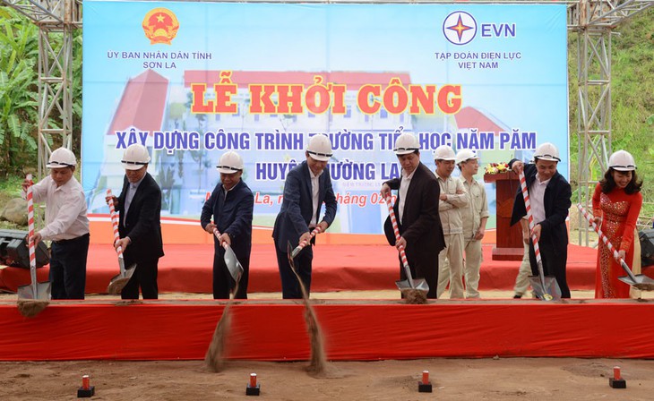 EVN tài trợ 29 tỉ đồng xây dựng lại cụm trường học tại xã Nặm Păm - Ảnh 1.