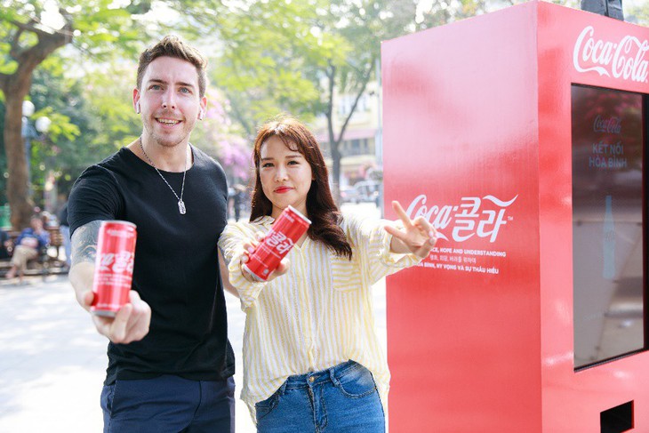 Bên lề Hội nghị thượng đỉnh, Coca-Cola đã làm gì? - Ảnh 5.