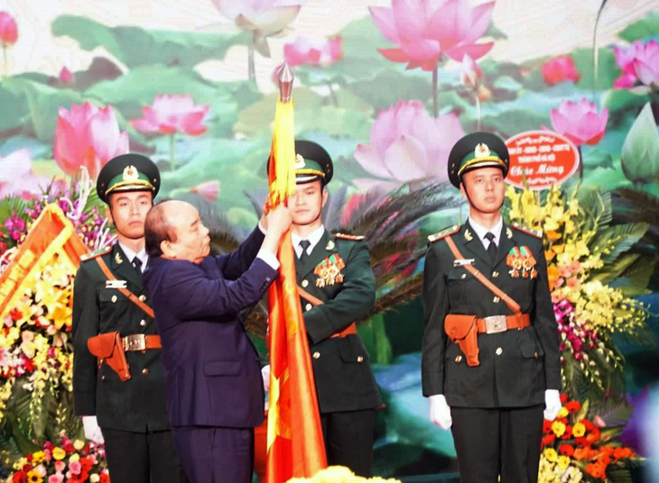 Thủ tướng Nguyễn Xuân Phúc: Bảo vệ vững chắc chủ quyền, không để bị động, bất ngờ - Ảnh 2.