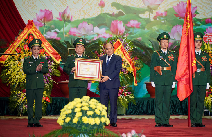 Thủ tướng Nguyễn Xuân Phúc: Bảo vệ vững chắc chủ quyền, không để bị động, bất ngờ - Ảnh 1.