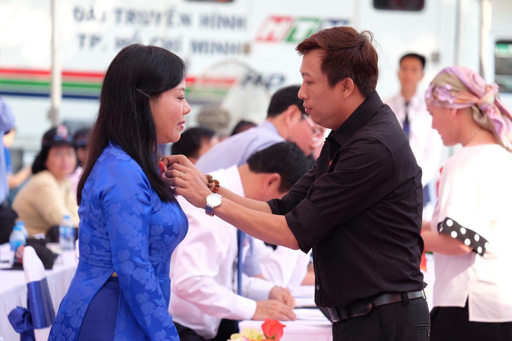 Nguyễn Anh Phong: Tôi muốn giơ tay ra với người nhiễm HIV/AIDS - Ảnh 1.