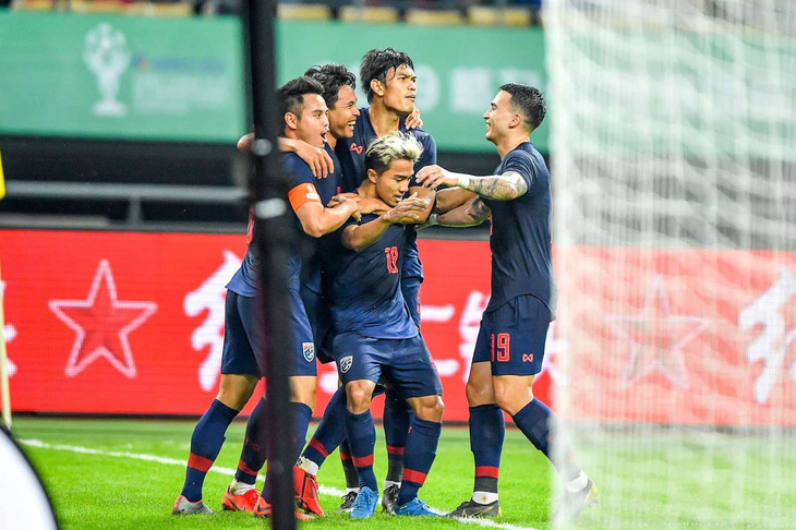 Thái Lan đá bại Trung Quốc trong ngày HLV Cannavaro ra mắt - Ảnh 2.