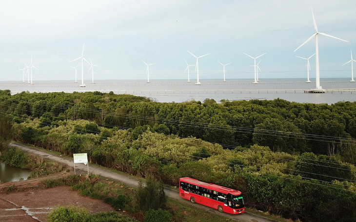 Dự án điện gió, điện mặt trời &quot;phủ kín&quot; 56km bờ biển Bạc Liêu