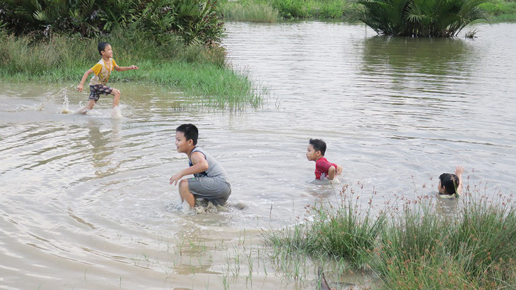 Làm gì để bảo vệ trẻ khỏi tai nạn sông nước? - Ảnh 1.