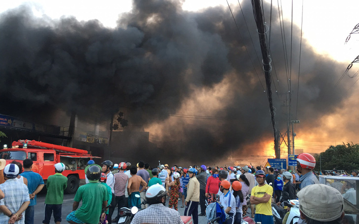 Tiền Giang: Cháy lớn tại cửa hàng xe gắn máy, nhiều xe bị thiêu rụi