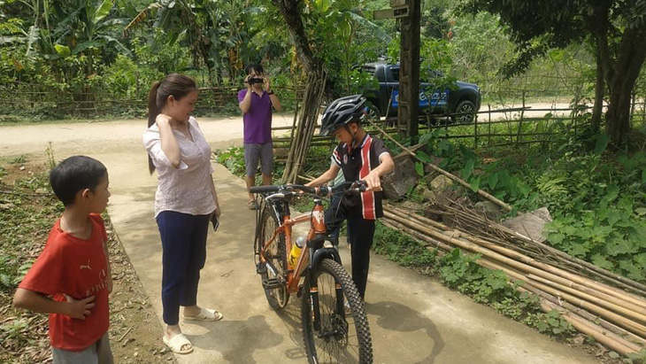 Sẽ bán đấu giá chiếc xe đạp không phanh đi từ Sơn La về Hà Nội - Ảnh 2.