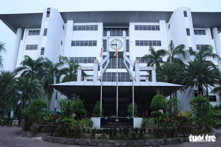 Đại sứ quán Việt Nam thăm lãnh sự Đoàn Thị Hương trước phiên tòa quan trọng - Ảnh 1.